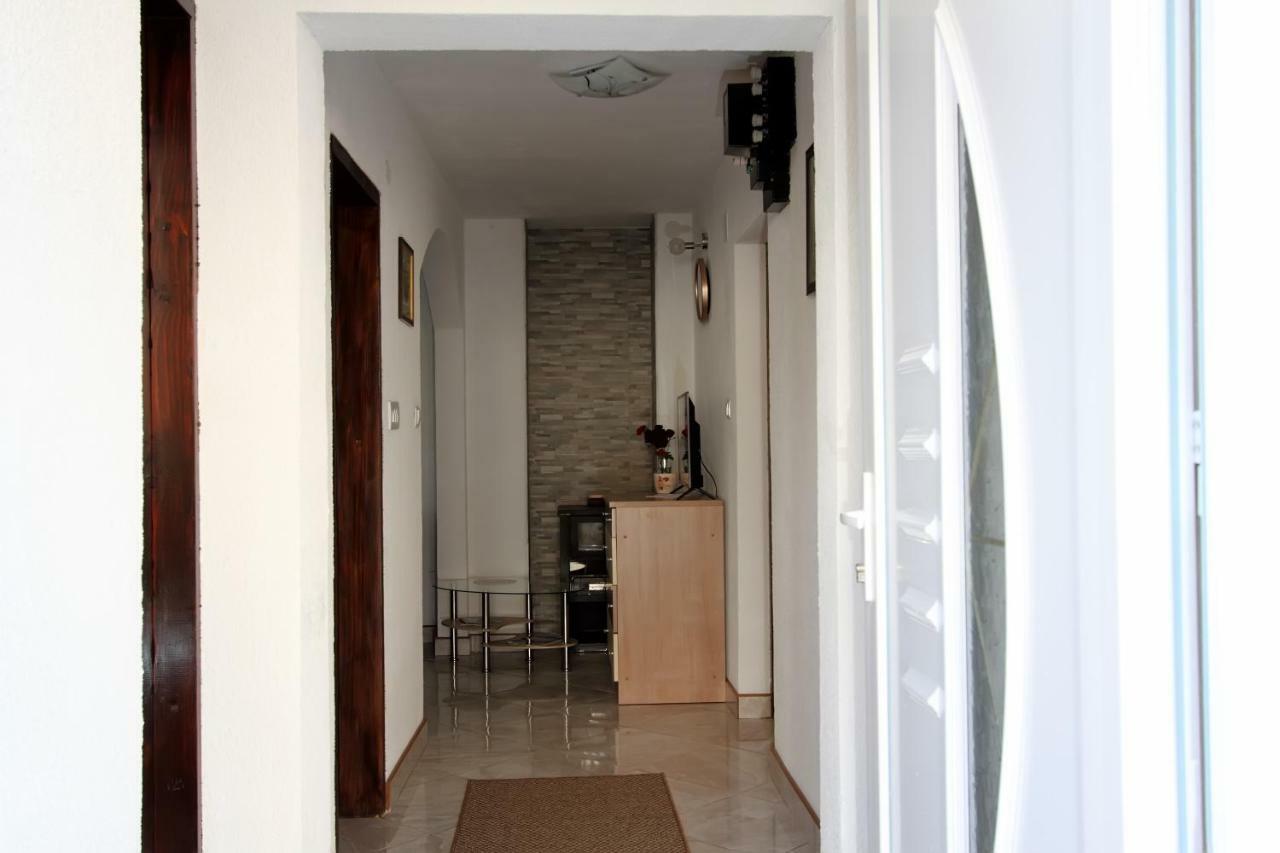 Nikolina I Katarina Apartman Otocsán Kültér fotó